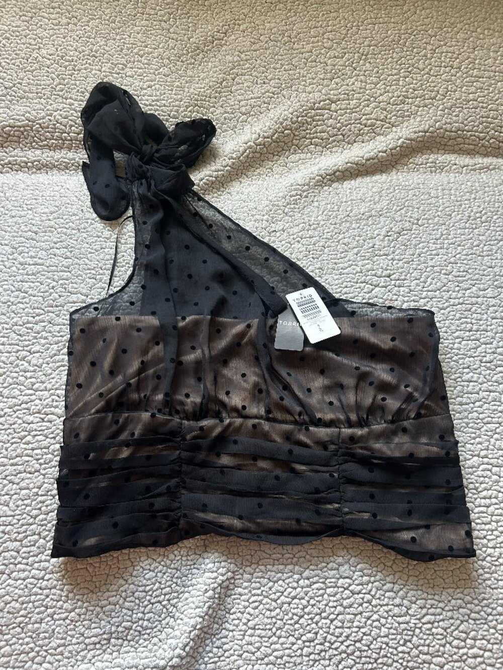 (NWT) Torrid -- chiffon flocked one shoulder polka dot crop top